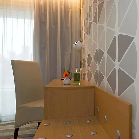 Maxim Hotel 3*